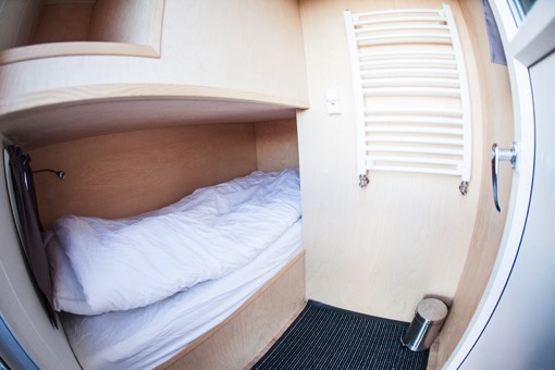 Single Room Travelling Hotel